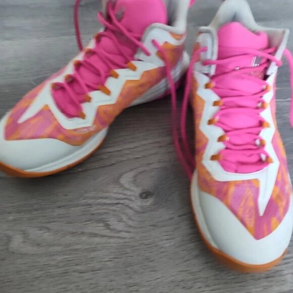 Moolah Women’s Basketball Shoes US Size 11 - Picture 1 of 7
